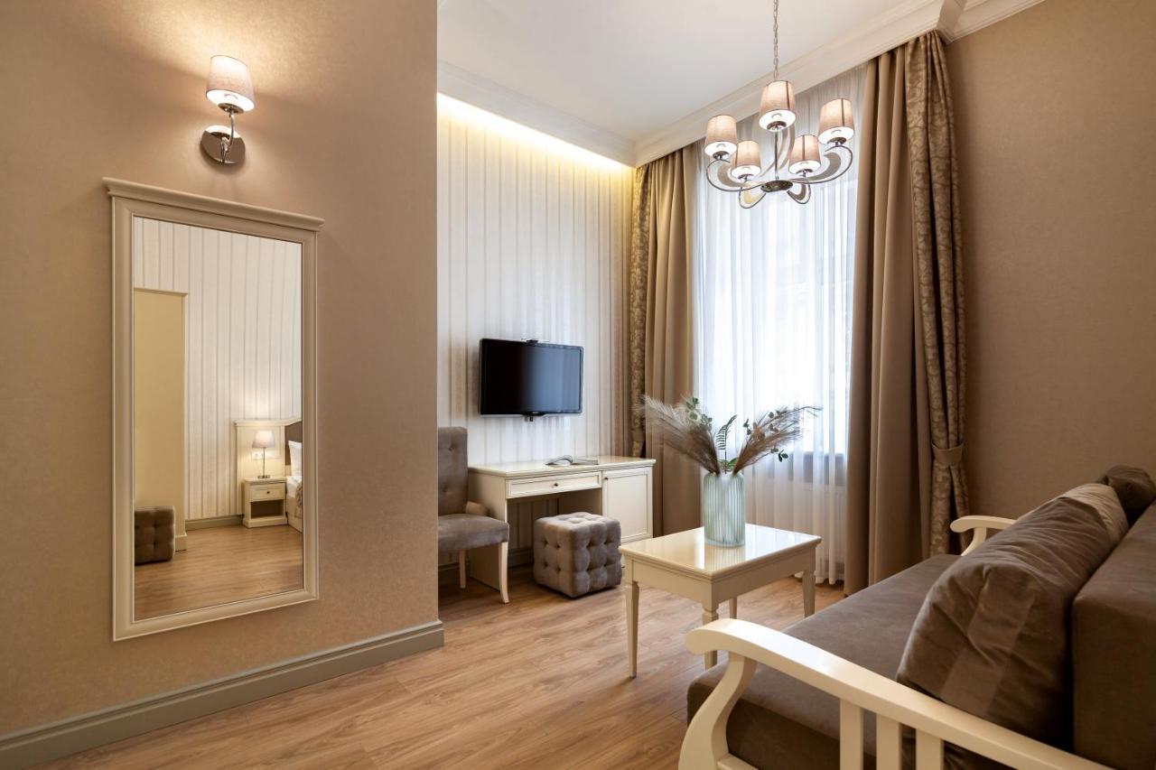Royal Mini-Apart Hotel On Rynok Square Lvov Exteriér fotografie